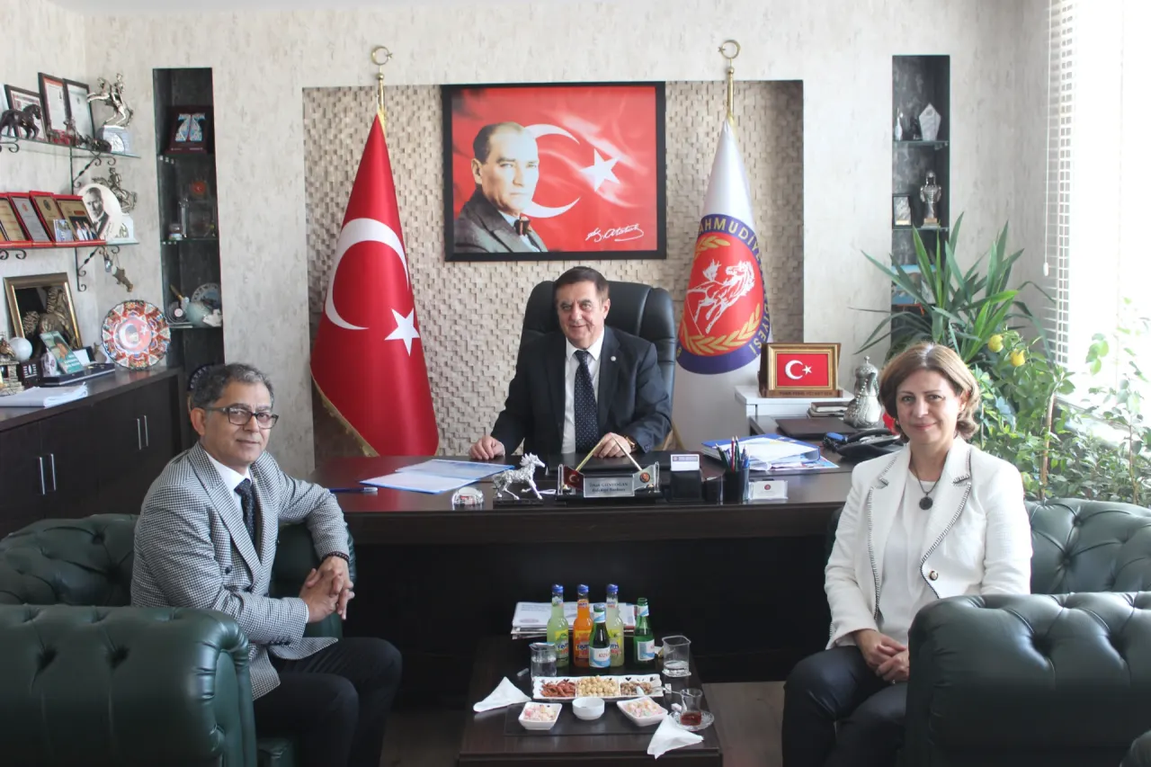 Büyükşehir Belediyesinin Mahmudiye Çıkartması, fotoğraf 2