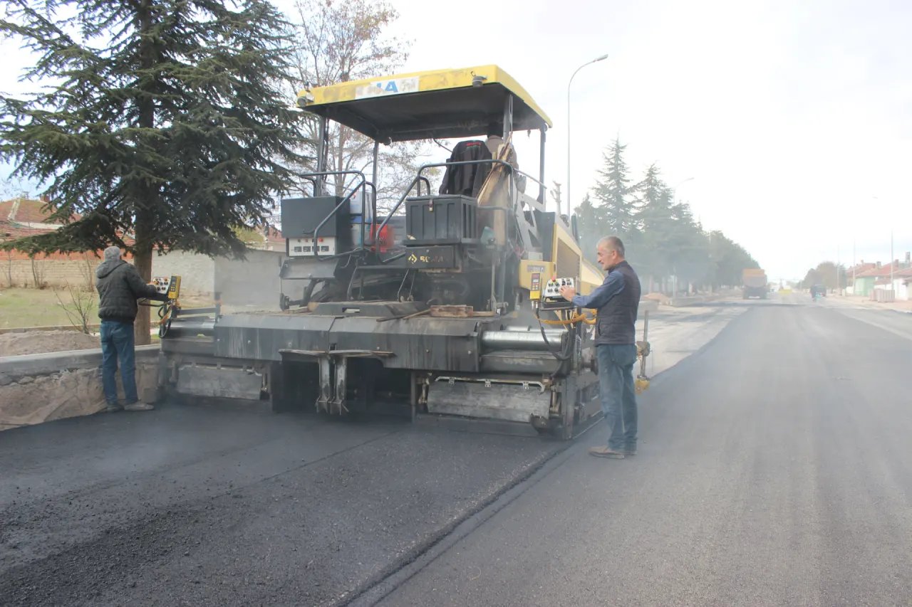 Eskişehir Caddemizde Başlattığımız Sıcak Asfalt ve Kaldırım Çalışmalarımız Son Hız Devam Ediyor., fotoğraf 2